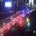 Karambol na Gazeli Blokiran saobraćaj u pravcu Niša, policija vrši uviđaj (video)