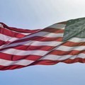 Jedna zemlja ima fabriku koja proizvodi zastave SAD za spaljivanje