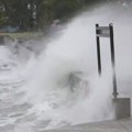 Tropski ciklon napravio haos: Preko 60.000 ljudi ostalo bez struje, strahuje se od jake kiše i poplava