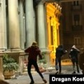 Студент оптужен због насилничког понашања на протесту испред Скупштине Београда