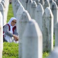 Iz teksta rezolucije o Međunarodnom danu sećanja na genocid u Srebrenici: “Bez rezerve se osuđuje svako poricanje…