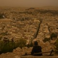 Nestvarni prizori u Atini: Prašina iz Sahare prekrila glavni grad Grčke i obojila nebo u narandžasto
