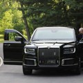 Ovo je Putinova zver od 245.000 dolara koju je poklonio kimu! Ultraluksuzni automobil otporan na metke i bombe