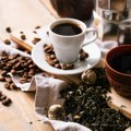 Zeleni čaj ili kafa? Stručnjaci otkrivaju koji napitak čuva srce, a koji vas brže razbuđuje. Odgovor nije onaj koji očekujete…