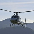 (Foto) Nestao turistički helikopter, vatrogasci i policija pretražuju područje u blizini kratera Nakadake