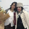 (Foto) Diplomirala ćerka Vesne Vukelić Vendi: Lepa Nikoleta završila ovaj težak, državni fakultet, a pevačica puca od ponosa…