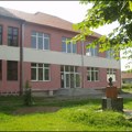 Колектив школе у Годачици: Директорку смењују због слободе мишљења и храбрости