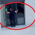 Uznemirujući video: Žena se popela na sims nebodera u Beogradu, šeta po ivici 11. sprata
