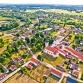 Opština u Hrvatskoj posle prodaje kuća mladima za 13 centi, planira gradnju naselja za starije