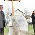 Negovanje sećanja na najteži dan srpskog stradanja na KiM: U Gračanici otkriven spomenik žrtvama 17. marta
