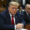 Burno na suđenju Trampu, sudija odbio da se povuče iz slučaja: Bivši predsednik SAD optužen da je tajno isplaćivao porno…