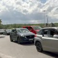 (Видео) На улазу у Мађарску хаос Аутомобили на Хоргошу 2 чекају 90 минута, на осталим прелазима без задржавања