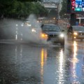 Упаљен наранџасти метеоаларм, опасне временске прилике: Стиже јако невреме у овим деловима Србије