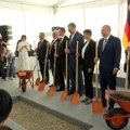 Vučić položio kamen temeljac za fabriku u Čačku: Očekujem još veću saradnju sa nemačkim kompanijama