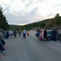 Srbi blokirali prelaze Merdare, Jarinje i Brnjak u znak protesta zbog terora kurtija:Tražimo povlačenje policije sa severa…