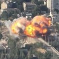 Teško stanje u hersonu: Ukrajinci evakuišu civile posle uništenja ključnog mosta (video, foto)