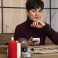 Tarot horoskop za oktobar 2025: Vodolija u potrazi za ravnotežom, Strelac slavi život, Ribe otkrivaju moć intuicije