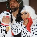 Ona kao Kruela Devil, ćerkica dalmatinac, a muž lovac: Poznati par iz Srbije zapalio mreže maskom za "noć veštica": Započeli…