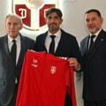 (Фото) вељко пауновић преузео дужност селектора „а” репрезентације Србије: Драган Џајић и Бранко Радујко му уручили радну…