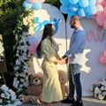 Marko Gačić sa trudnom devojkom otkriva pol bebe. I dalje se nije razveo od pevačice koju je varao, a sa novom napravio gala…