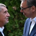 (Video) Otvoren razgovor uz pečenu ćuretinu Vučić priredio domaćinsku večeru u čast Babiša: Važnija od menija je želja da…