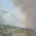 Požari i dalje aktivni u Herceg Novom, Ulcinju, Nikšiću, Baru i Kotoru, angažovano više letelica