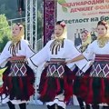 Eli je jedinstvena u Srbiji! Poreklom iz Kine, ova devojčica u srpskim opancima širi ljubav prema našoj zemlji