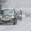 Pojačan saobraćaj ka zimskim centrima, najduža čekanja na Batrovcima