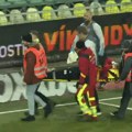 Borjan vrištao u bolovima usred utakmice: Na nosilima iznet sa terena! (foto)