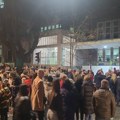 Protest dela roditelja učenika OŠ Vladislav Ribnikar: U nedostatku odgovora radikalizovaćemo protest (VIDEO,FOTO)