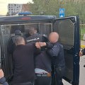 „Gepekujemo ga, vodimo na Savu i pravimo kobasice“: Otac i sinovi iz Jakova oteli muškarca iz autobusa, brutalno ga tukli…