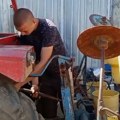 Sa nepunih 16 godina Dimitrije iz Donje Jajne, lep kao lutka, vodi celo domaćinstvo: Priča o heroju sa juga