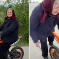 Baka iz Srbije vozi motor u 88. godini: Sela da se provoza koji krug, snimak oduševio sve (Video)