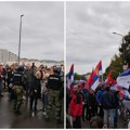 Održana dva protesta u Nišu – jedna grupa zadržana na mostu, a grupa protiv blokada blokirala ulice
