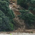 "Čujemo glasove iz ruševina" Klizište odnelo kamp, među nestalima i dete: Delovi Novog Zelanda kao ratna zona posle razornih…