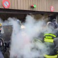 Pogledajte - vatrogasci se biju sa policijom: Novi protesti u Francuskoj (video)