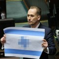 (Video) "sramota, sramota": Skandal u poljskom parlamentu: Poslanik izvadio izraelsku zastavu sa svastikom, nižu se hitne…