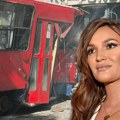 (Foto) Tramvaj se zakucao u zgradu u kojoj živi Tamara Milutinović sa mužem i ćerkom: Ovde pevačica ima svoju nekretninu