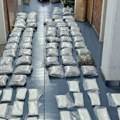 (Foto) Zaplenjeno više od 100 kilograma narkotika u Novim Karlovcima, uhapšena dvojica Beograđana