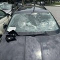 Vandalizovan automobil sina Dinka Gruhonjića u Novom Sadu