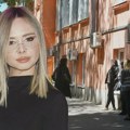 "Pored mene čuči čovek i plače, ne zna se da li smo u predvorju pakla ili već duboko u njemu": Ana Štajdohar objavom o…