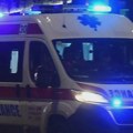 Hitna pomoć: Muškarac teško povređen pri padu sa pasarele u Rakovici