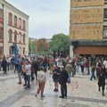 "Napadnut je dekan, napadnuta je akademska zajednica": Skup podrške Sinaniju ispred Filozofskog fakulteta