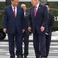 (Foto) Završen sastanak Donalda Trampa i Si Đinpinga: Predsednik Kine napustio Belu kuću