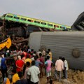 Nema više preživelih u olupinama dva voza na istoku Indije: Nesreća odnela više od 280 života