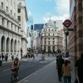 Ambasada SAD u Londonu duguje 14 miliona funti za saobraćajne troškove