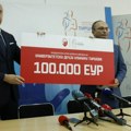Human gest crvene zvezde: Crveno-beli donirali 100.000 evra dečijoj klinici u Tiršovoj (foto)