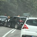 Direktan sudar dva automobila kod nove varoši Strašne slike sa mesta nesreće: Vozila smrskana, ima povređenih