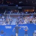 Ovo može samo Đoković: Novak izazvao delirijum publike, pogledajte šta je stigao i uzeo poen