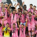 Trijumfalan kraj: Legende Barselone osvojile titulu, pa završile karijeru ...